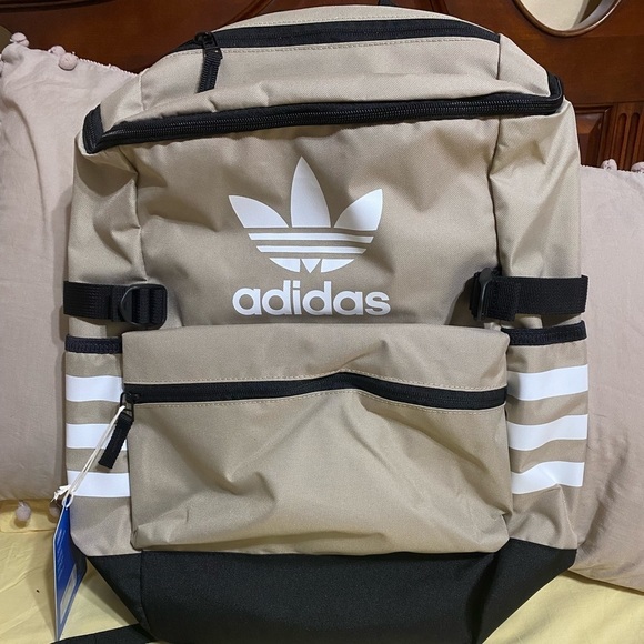 βοΈ Adidas Originals Classic Zip Top Backpack Bag